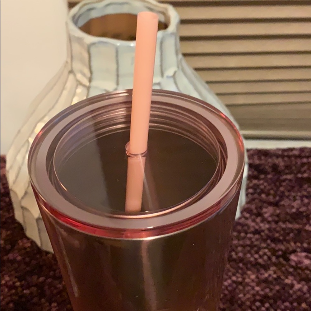 ❌SOLD❌Starbucks 2019 holiday rose gold tumbler - Picture 3 of 4